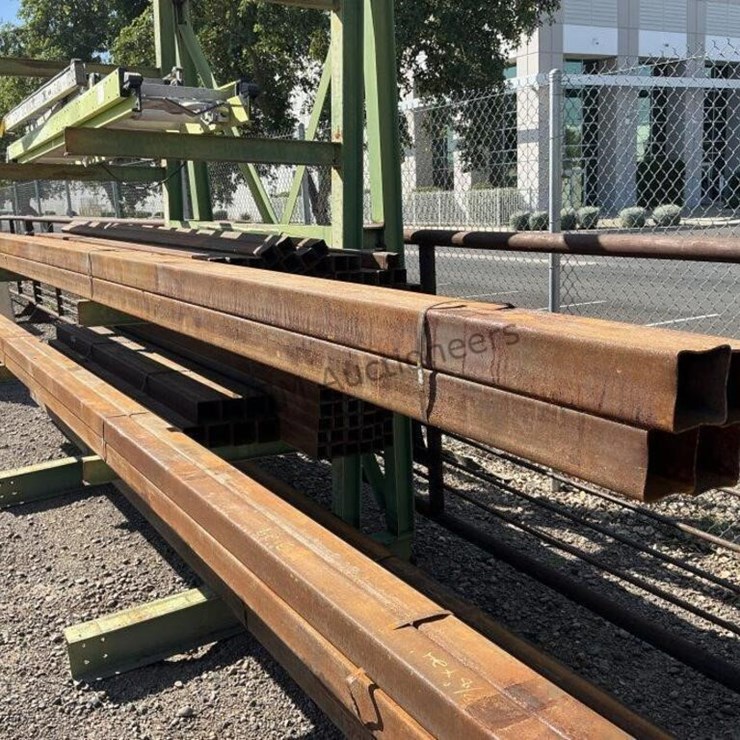 BUNDLE OF 3 5/8IN SQUARE TUBING