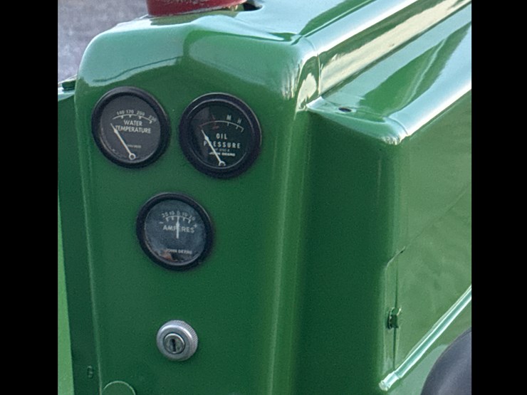 john-deere-b-image-10