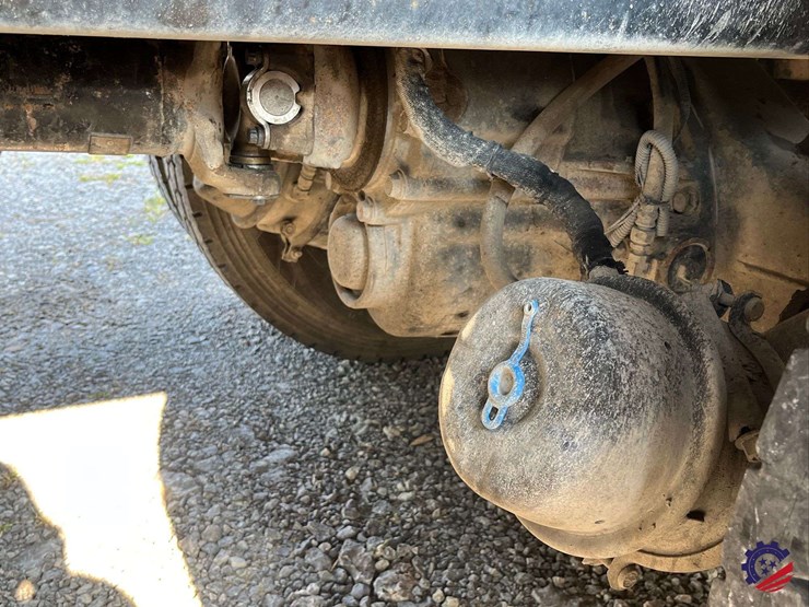 2016-kenworth-t880-image-32