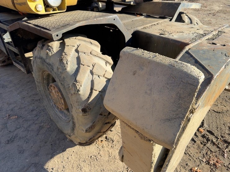 1992-deere-595d-image-18