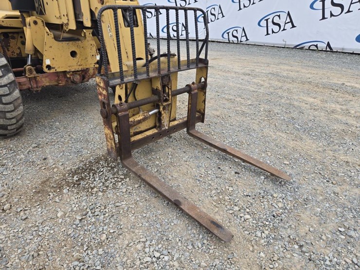 caterpillar-th83-image-9