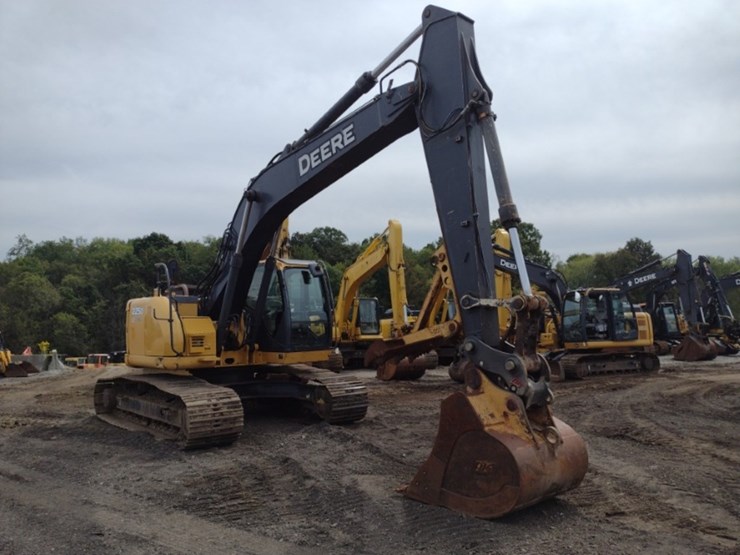 deere-225d-lc-image-49