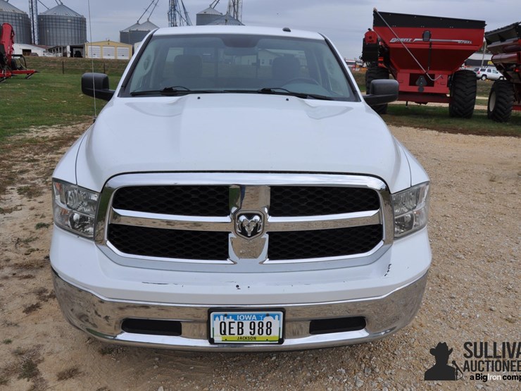 2014-ram-1500-slt-image-2