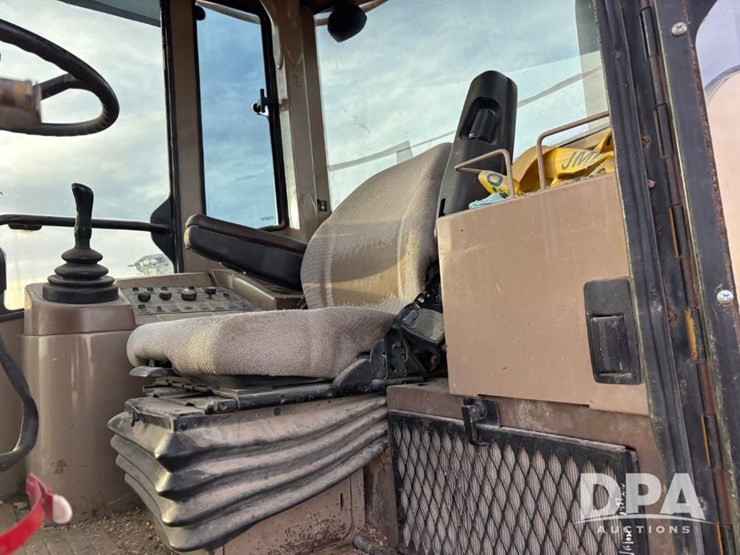 2001-deere-644h-image-44