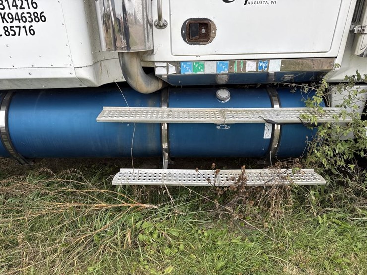 #3157-•-western-star-parts-sleeper-truck-image-22