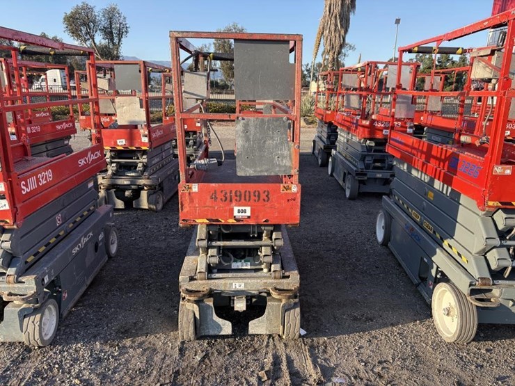 2013-skyjack-sjiii3219-image-2