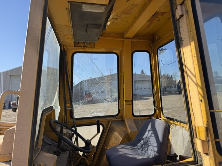 massey-ferguson-300a-image-35