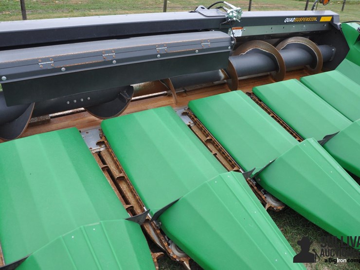 2017-drago-gt-8-30-8r30-corn-head-image-16