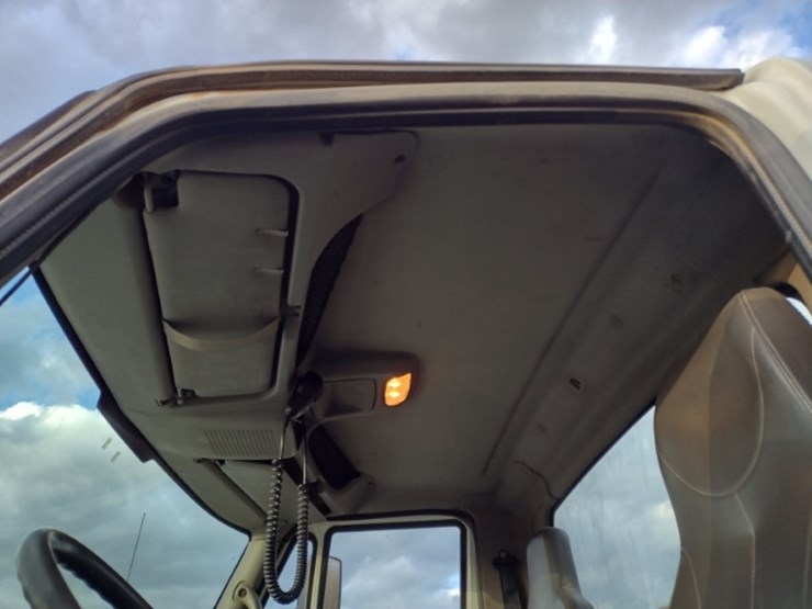 international-10-image-15