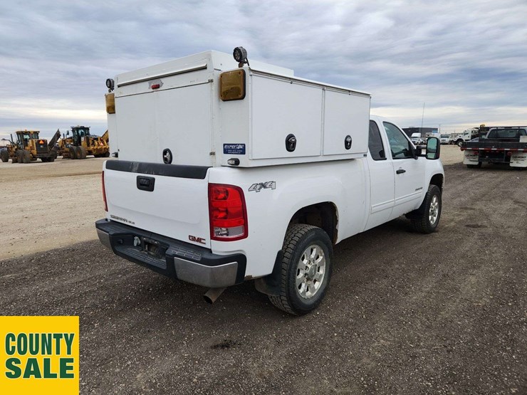 2013-gmc-sierra-2500hd-sle-image-4