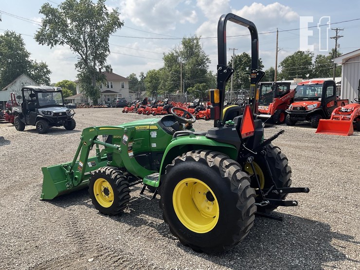 2024-john-deere-3025e-image-3