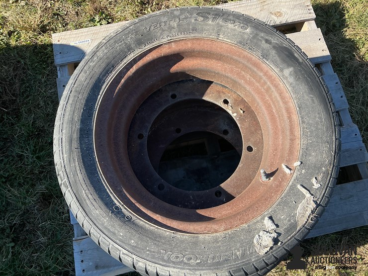 hankook-215/55r16-tires-on-6-bolt-rims-image-11