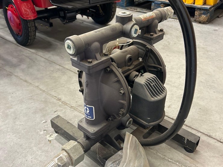 graco-husky-1050-pump-image-3