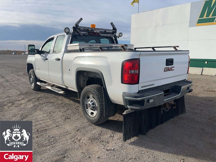 2016-gmc-sierra-2500hd-image-3