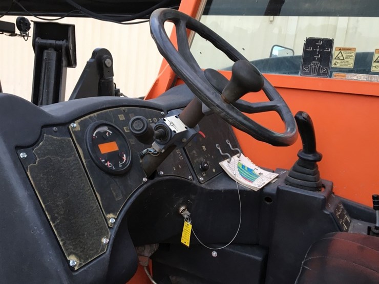 2015-jlg-g12-55a-image-6