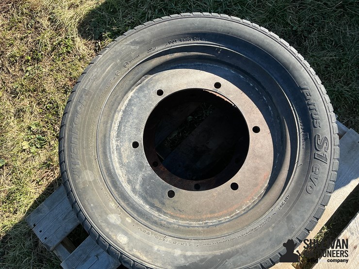 hankook-215/55r16-tires-on-6-bolt-rims-image-6