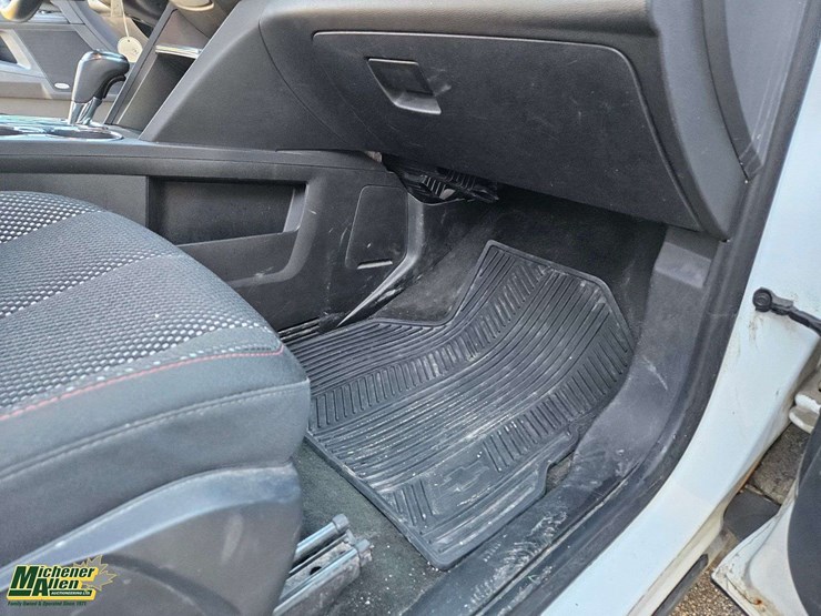 2016-chevrolet-equinox-lt-image-33