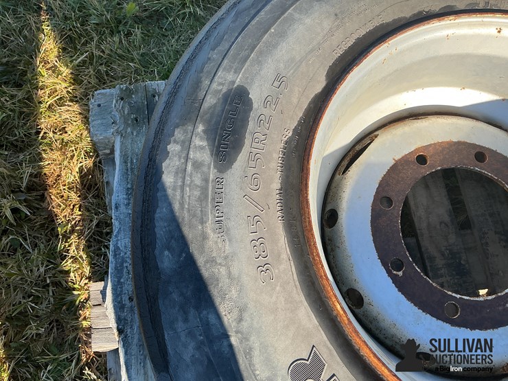 goodyear-385/65r22.5-tire-on-8-bolt-rim-image-6