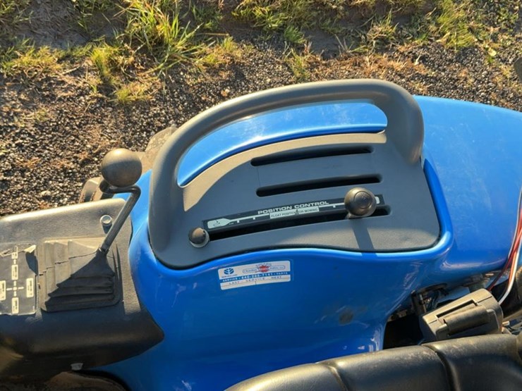 new-holland-tc29d-image-41