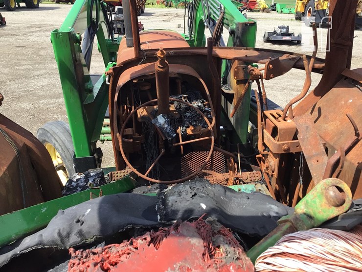 1984-john-deere-2750-image-13