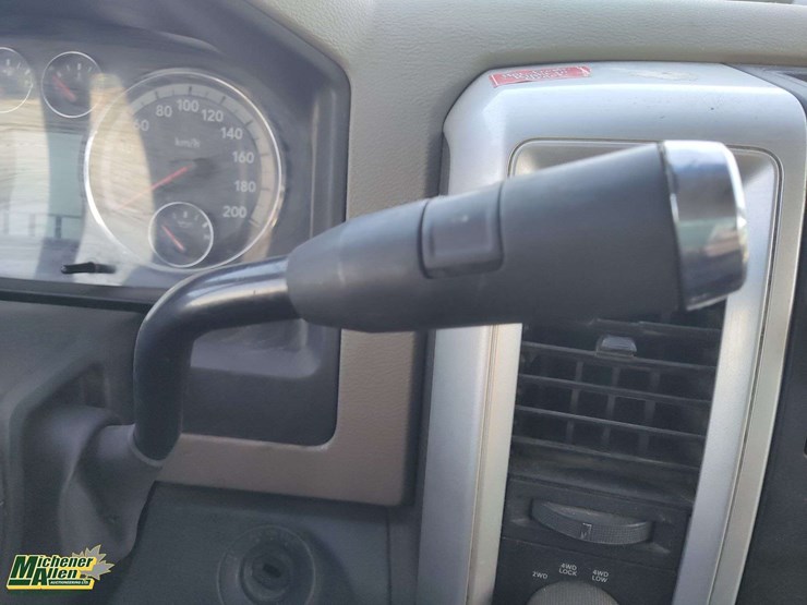 2011-dodge-2500-image-10