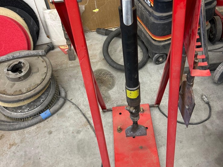 edco-pneumatic-till-chisel-image-3