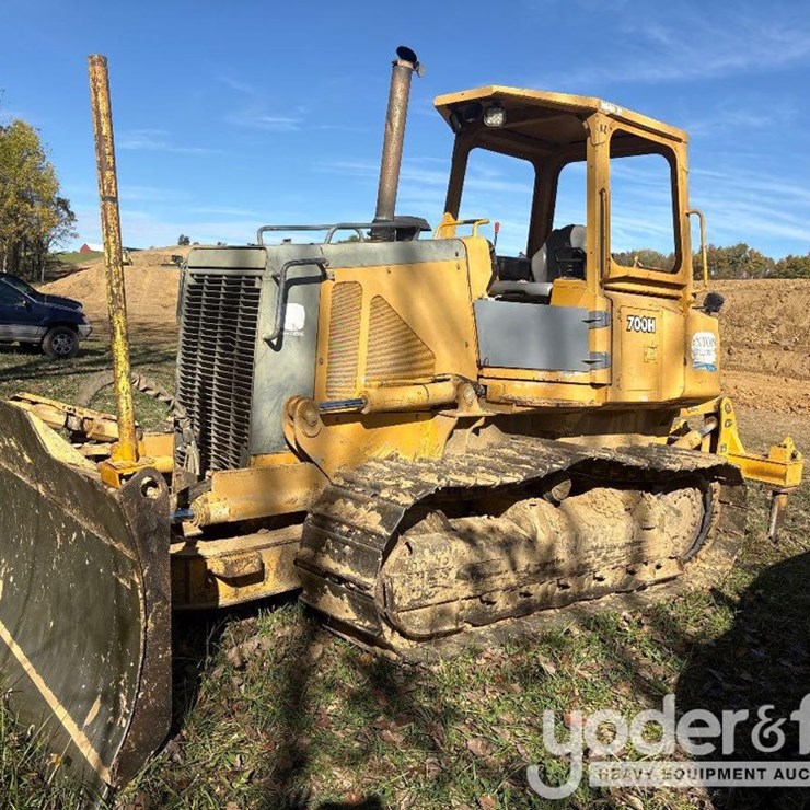 2004 DEERE 700H