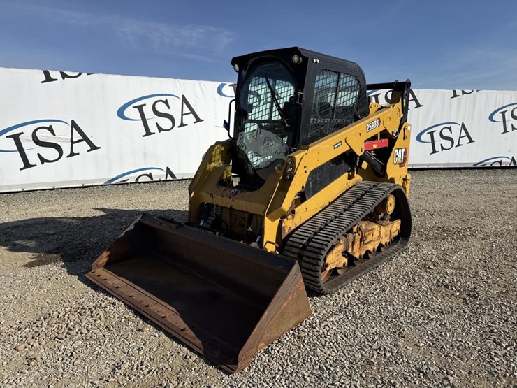 2020-caterpillar-259d3-image-1