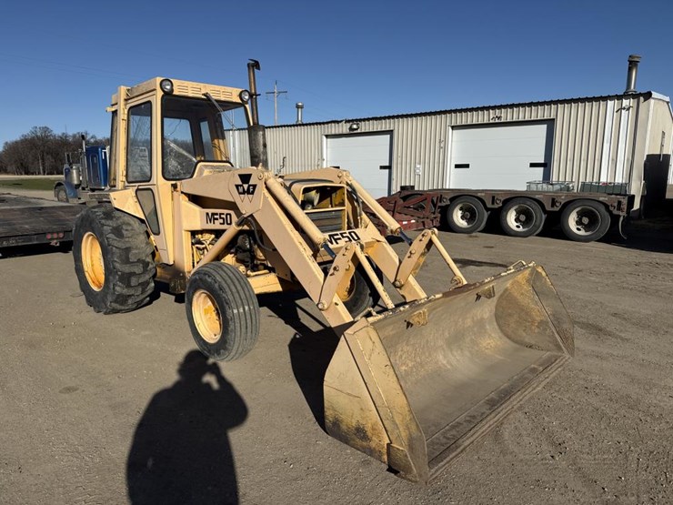 massey-ferguson-300a-image-7