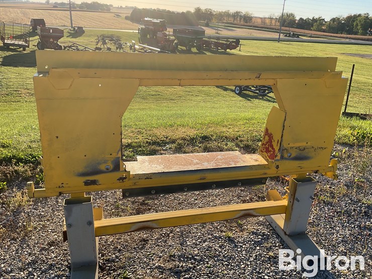 new-holland-corn-head-adapter-plate-image-2