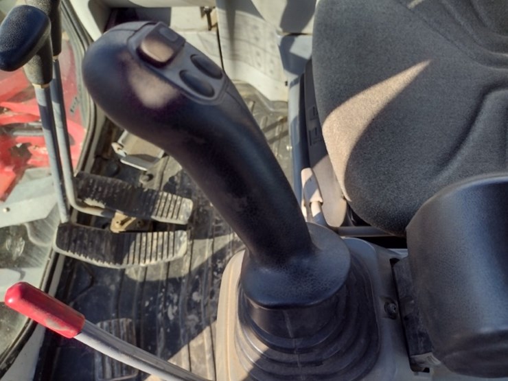 18-takeuchi-tb260cra-excavator-(qea-4048)-image-11