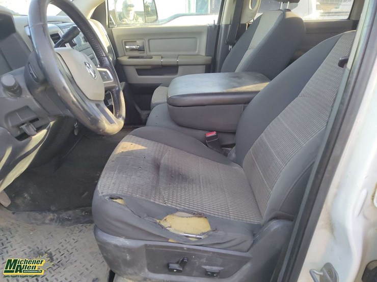 2011-dodge-2500-image-7