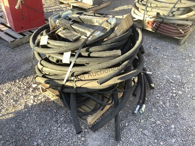pallet-of-asst-industrial-hoses-&-jacks-image-1