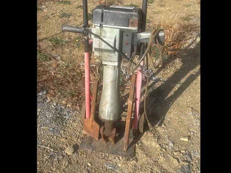 #1131-•-hitachi-jackhammer-with-bits-image-2