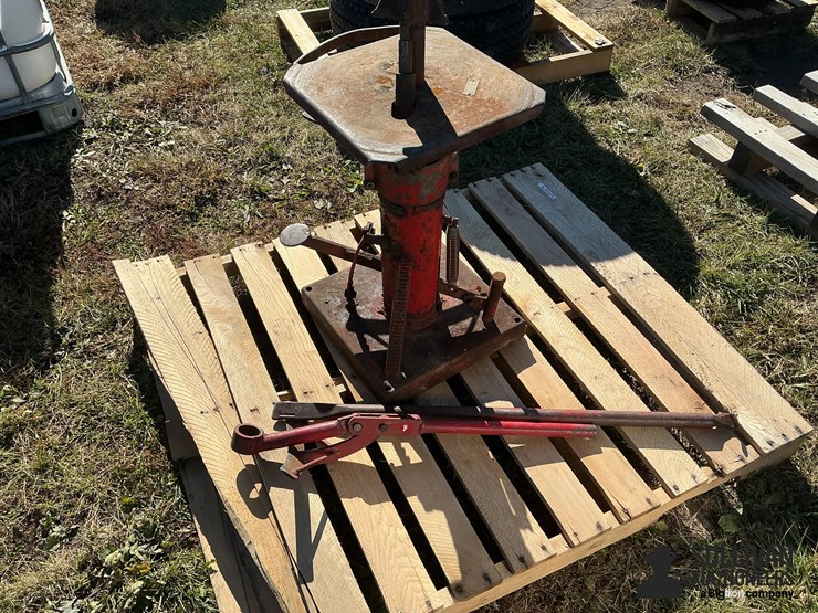 tire-changing-station-image-4