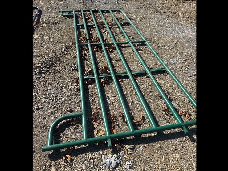 #1100-•-one-green-12-foot-corral-panel-image-1