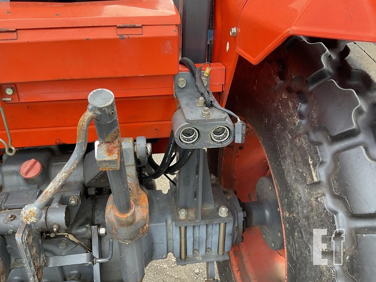 1997-kubota-m4700-image-6