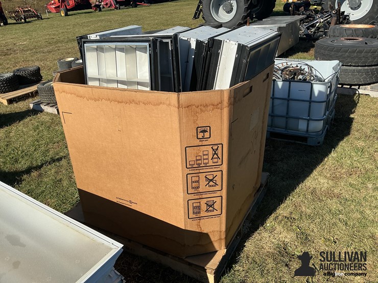 fluorescent-light-fixtures-image-7