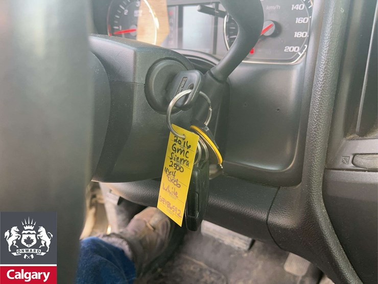 2016-gmc-sierra-2500hd-image-13