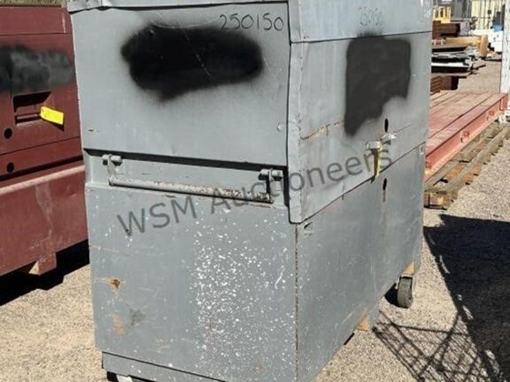 rolling-jobsite-toolbox-image-4