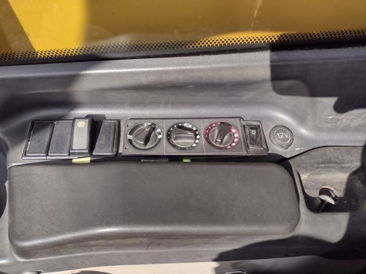 13-cat-407c-telehandler-w/bucket-&-forks-(qea-5956)-image-10