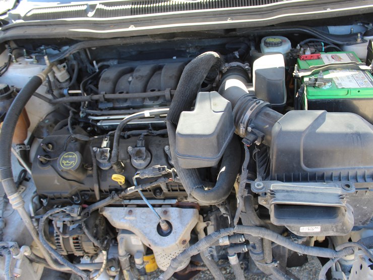 2015-ford-explorer-image-14