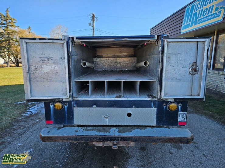 2012-chevrolet-silverado-2500hd-image-7