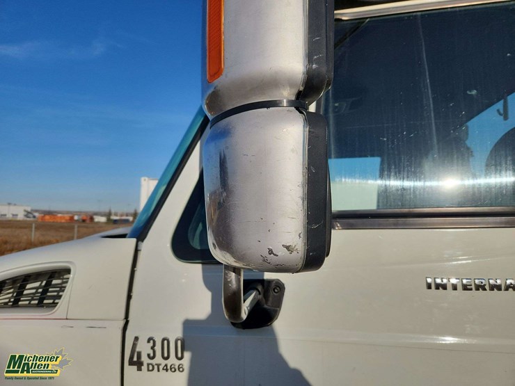 international-durastar-4300-image-35