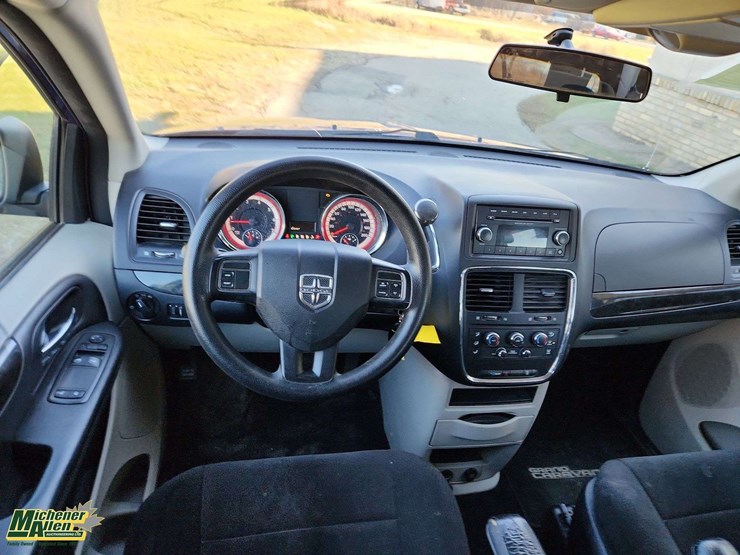 2013-dodge-grand-caravan-image-11