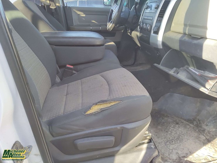 2011-dodge-2500-image-17