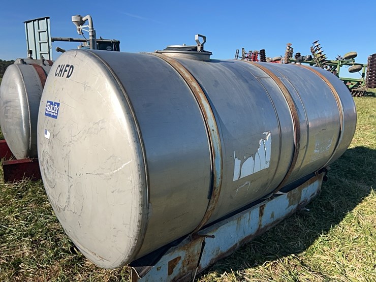 stainless-nurse-tank-image-3