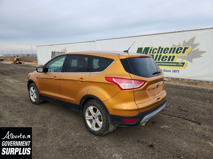 2016-ford-escape-se-image-2