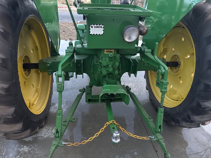 john-deere-b-image-5