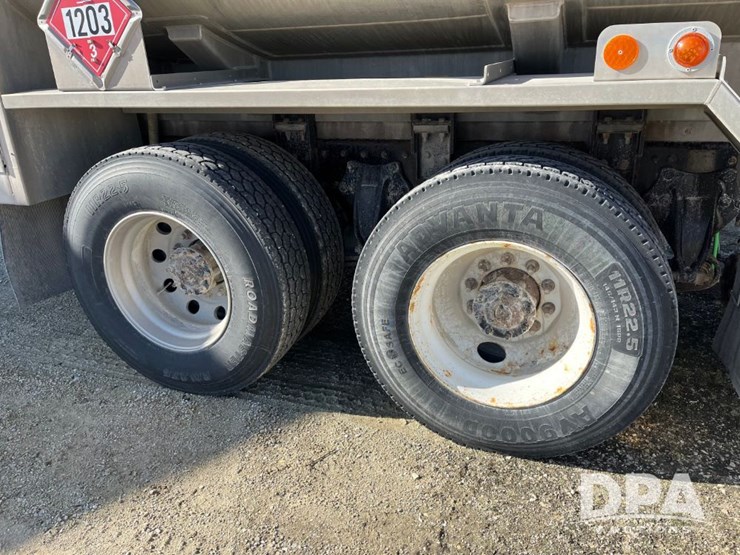 2016-freightliner-petroleum-truck-(jn3388,-unit-2374)-image-29